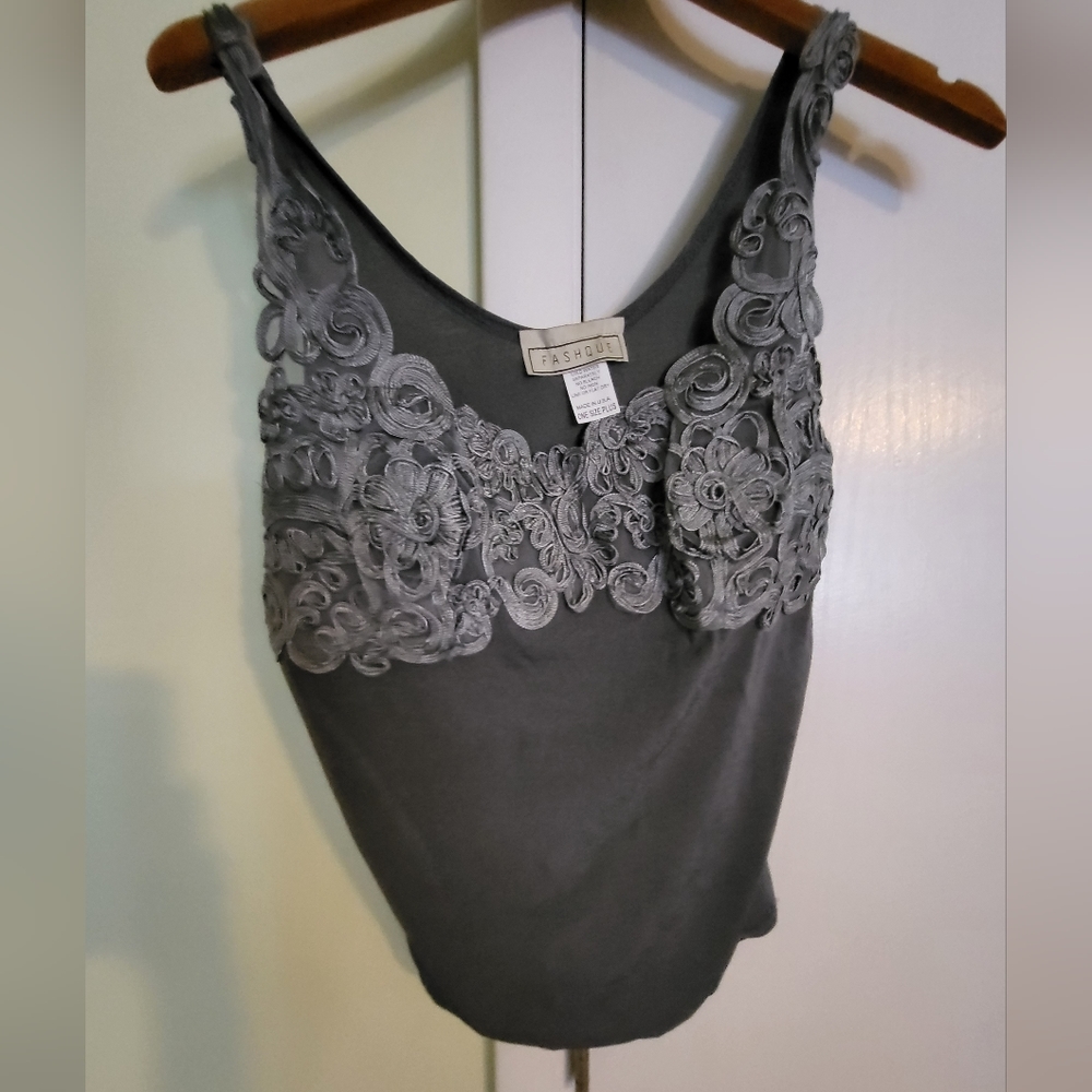 NWOT Fashque Grey Accented Bodice Tank Top Sz OS Plus